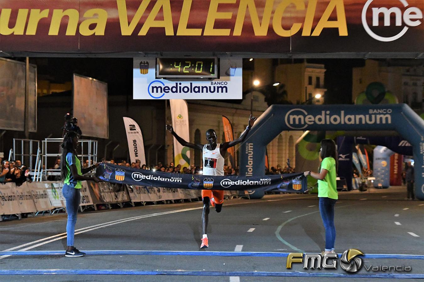 15K-NOCTURNA-VALENCIA-2018-BANCO-MEDIOLANUM-FMGVALENCIA-FILI-NAVARRETE(24)