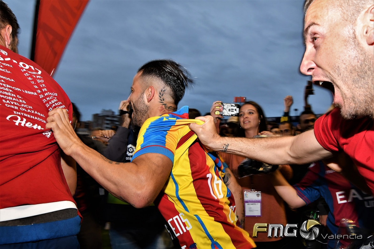 EL LEVANTE SUBE A PRIMERA  -  FMGVALENCIA (9)