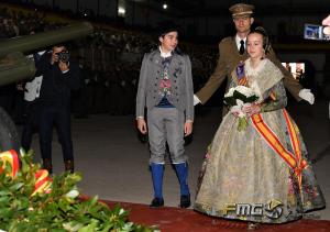 homenaje-fuerzas-armadas-fallas-2018-fmgvalencia-fili-navarrete (85)